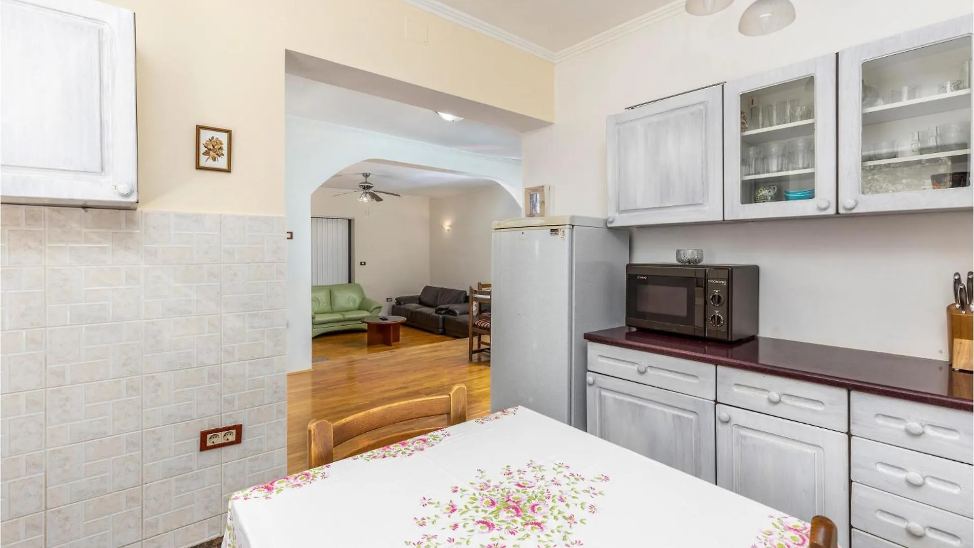 Beautiful Home In Spincici With Kitchen 카스타브 펜션