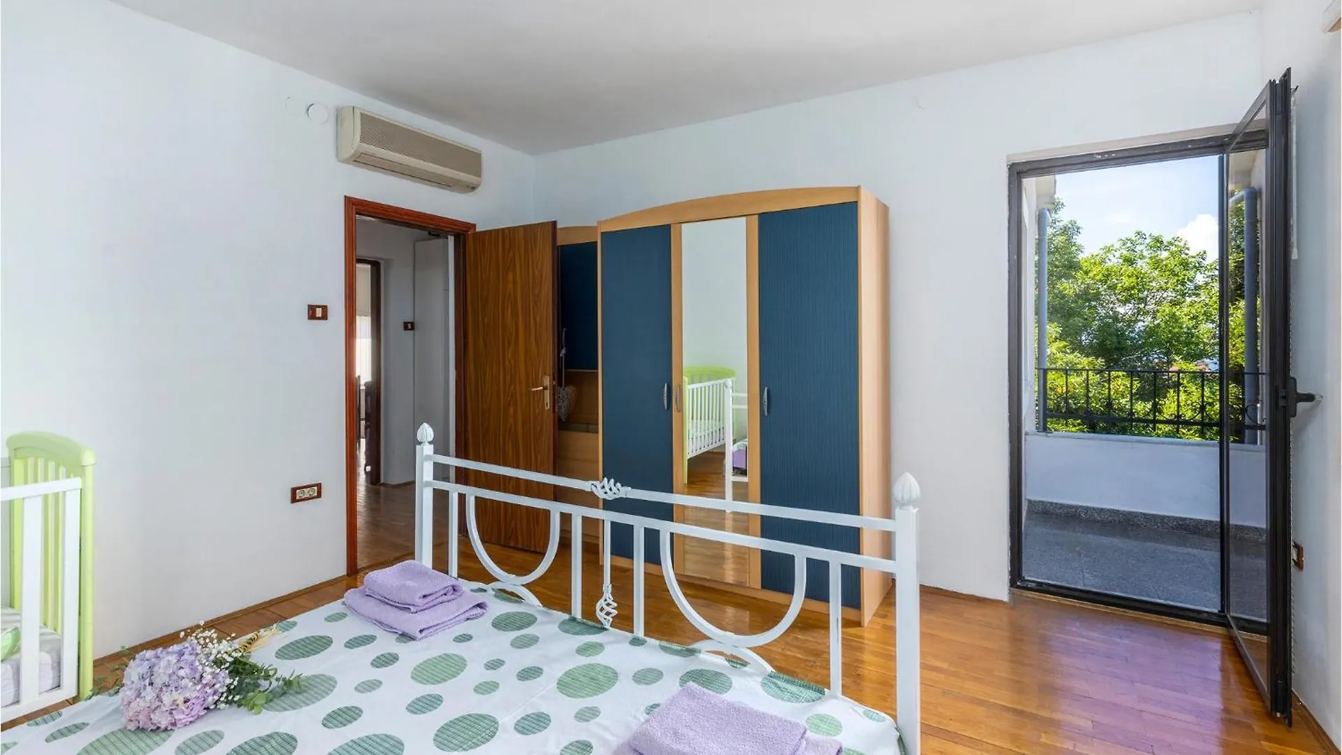 Beautiful Home In Spincici With Kitchen 카스타브